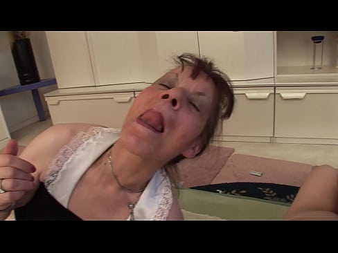 ❤️ Duo aviam et unum avum habent threesome Beautiful porn  apud nos